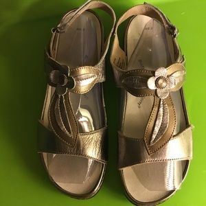 BAREFOOT FREEDOM SANDALS. New